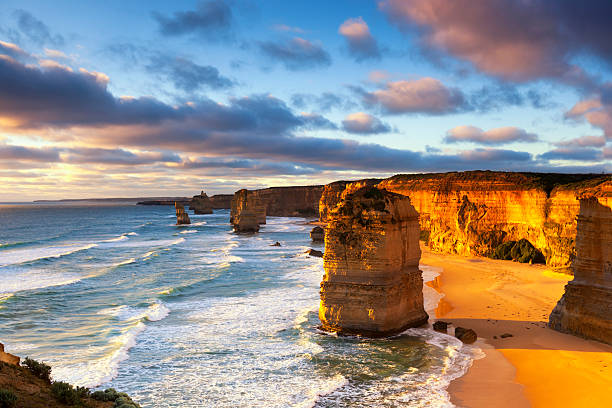 dvanáct apoštolů austrálie - great ocean road - stock snímky, obrázky a fotky