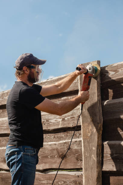 istock Rough cleaning and blanching of old boards 1617089636