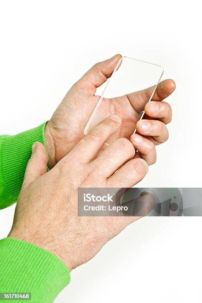 Foto de De Telefone Celular e mais fotos de stock de Adulto - Adulto, Apontar - Sinal Manual, Camisas