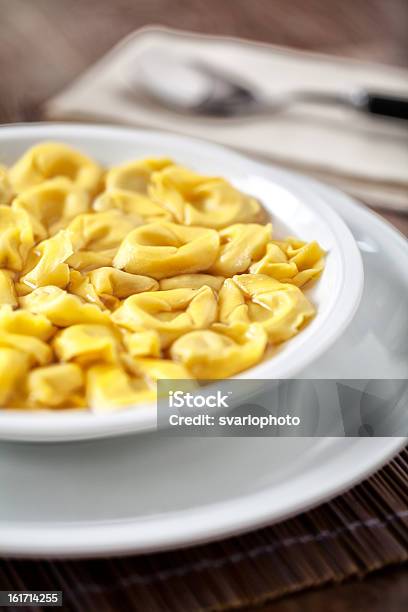 Tortellini De Bulhão - Fotografias de stock e mais imagens de Tortellini - Tortellini, Alimentação Saudável, Amarelo