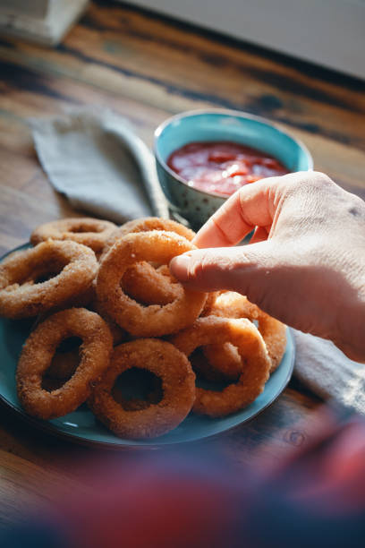 Fried Onion Rings with Dipping Sauce