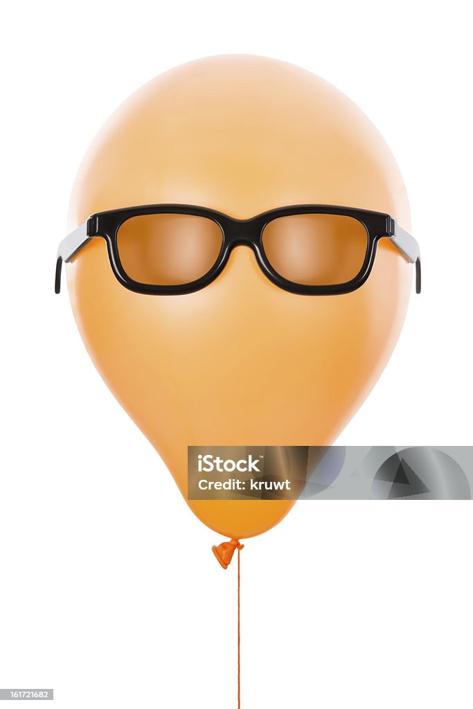 Ballon Orange avec des lunettes de soleil isolé sur blanc - Photo de Ficelle libre de droits