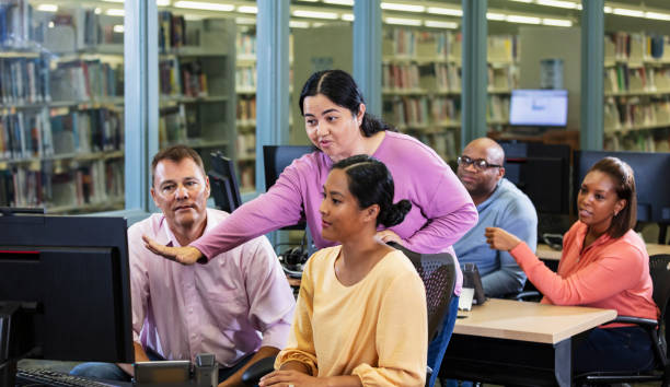 Internet Learning Public Library Computer 120+ Public Library Computer Lab Stock Photos, Pictures & Royalty-Free ...