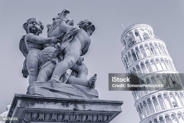 Pisa Cherubs Estátua E Torre - Fotografias de stock e mais imagens de Anjo - Anjo, Arquitetura, Campanário - Torre
