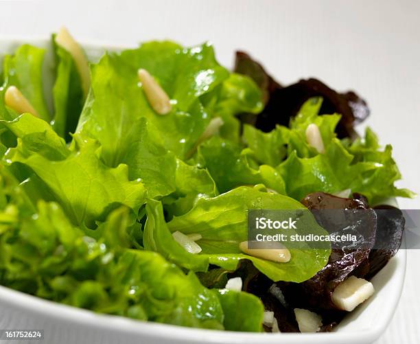 Foto de Prato De Salada e mais fotos de stock de Alface - Alface, Alimentação Saudável, Cebola