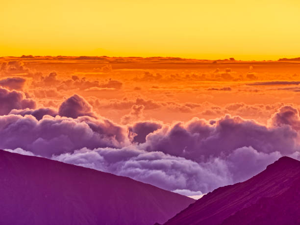 하와이 마우이 섬 - haleakala national park haleakala crater sunrise mountain 뉴스 사진 이미지