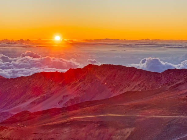 하와�이 마우이 섬 - haleakala national park haleakala crater sunrise mountain 뉴스 사진 이미지