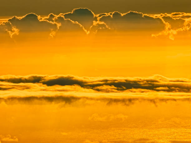 하와이 마우이 섬 - haleakala national park haleakala crater sunrise mountain 뉴스 사진 이미지