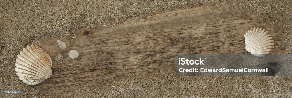 Vuoto Driftwood/legno firmare. - Foto stock royalty-free di Cartello vuoto