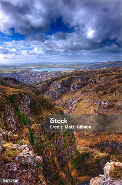 Deslumbrante Paisagem Topo Do Antiga Em Montanhas - Fotografias de stock e mais imagens de Azul - Azul, Céu, Inglaterra
