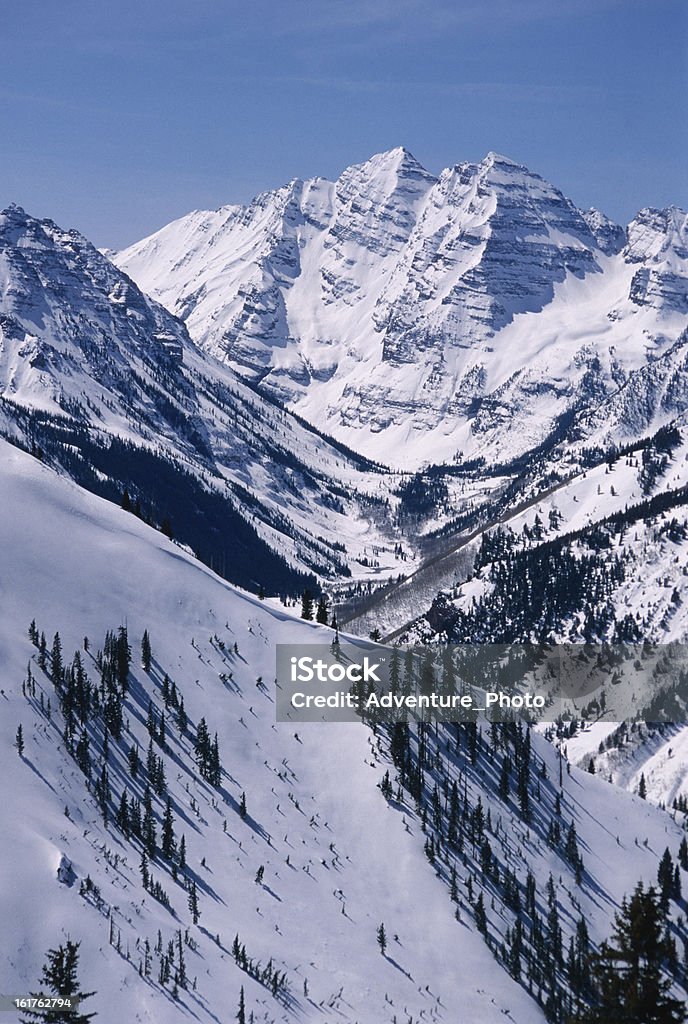 Марун Беллс в зимний живописный пейзаж - Стоковые фото Аспен - Колорадо роялти-фри