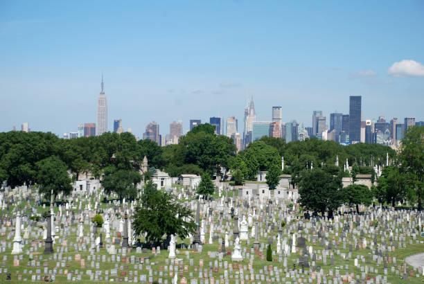 istock New York City and Cemetery 1617820527