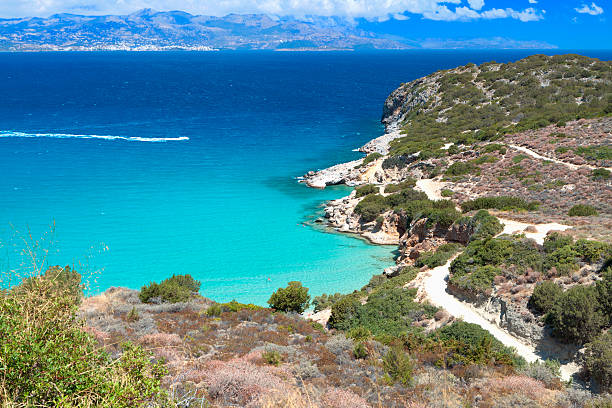 mirabello bay, em creta ilha da grécia - krete - fotografias e filmes do acervo