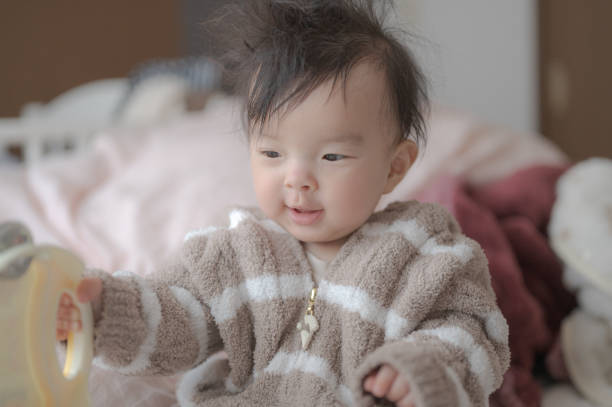 istock kid got toy at cristmas morning 1618111942