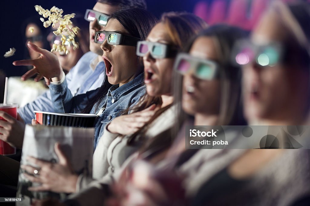 Audiencia ve películas con 3 d gafas. - Foto de stock de Sala de cine libre de derechos