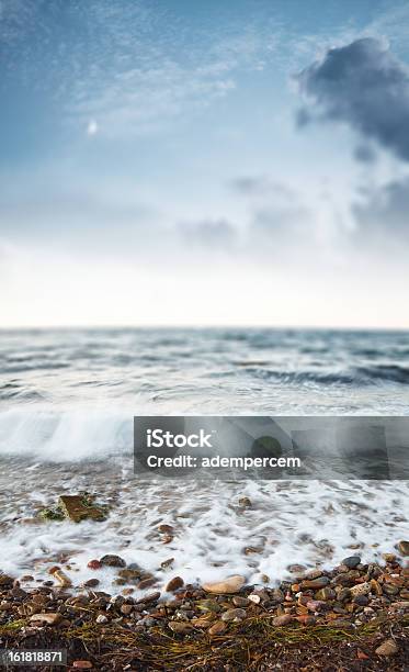 Onda Do Mar - Fotografias de stock e mais imagens de Azul - Azul, Branco, Céu