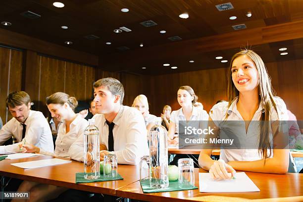 Conferência De Negócios - Fotografias de stock e mais imagens de Painel de Discussão - Painel de Discussão, Audiência, Pessoa a Estudar