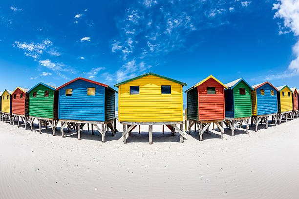 색상화 플라주 헛 fisheye 보기 - cape town beach hut multi colored 뉴스 사진 이미지