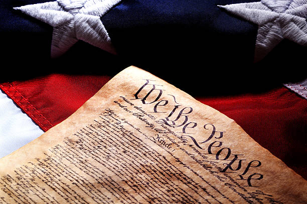 constituição americana e a bandeira - us constitution patriotism fourth of july american revolution - fotografias e filmes do acervo