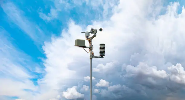 Weather station automatic measurement of weather parameters with Large Mammatus clouds in the sky after a storm