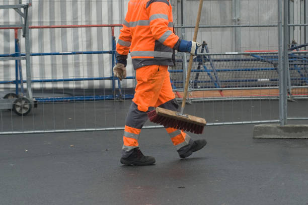 Street sweeper street sweeper and road cleaning as part of public service public service employee stock pictures, royalty-free photos & images