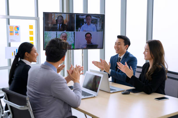 istock Employee are meeting and planning. 1618236970
