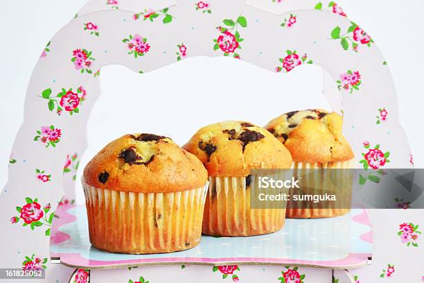 Muffin Al Cioccolato - Fotografie stock e altre immagini di Alimentazione non salutare - Alimentazione non salutare, Bianco, Blu