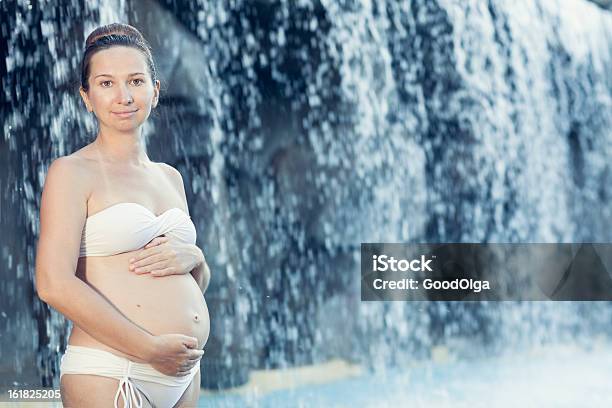 妊娠女性 - 1人のストックフォトや画像を多数ご用意 - 1人, 30-34歳, カメラ目線