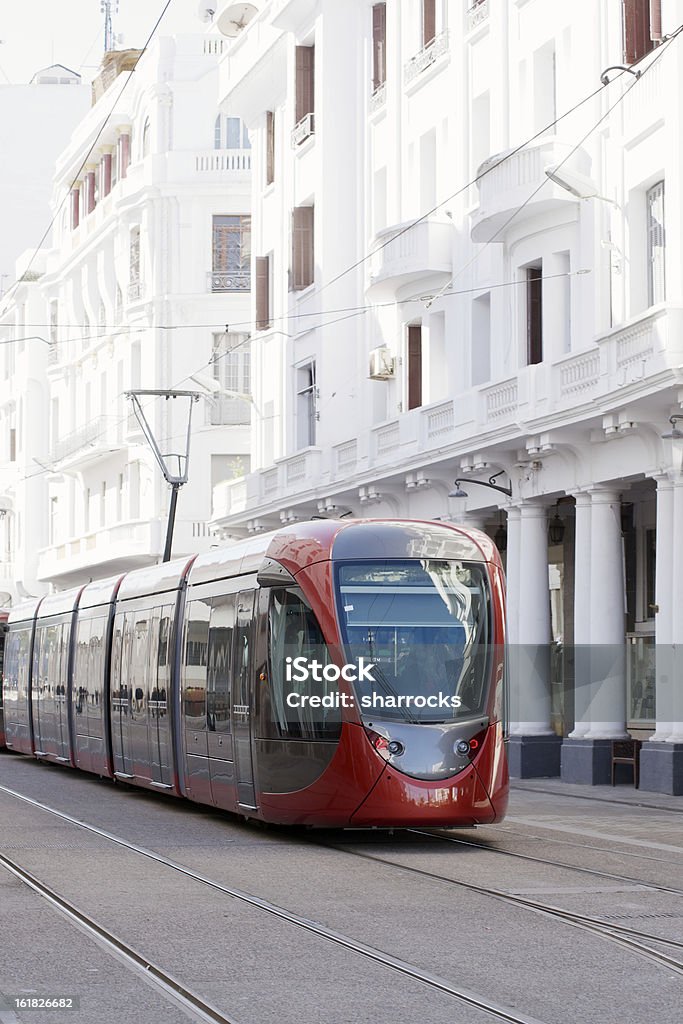 Moderna tranvía rojo - Foto de stock de Tranvía libre de derechos