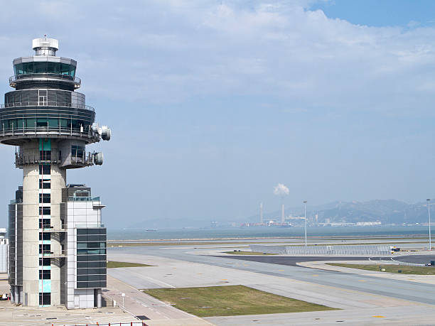 atc tower - airport window outdoors airfield photos et images de collection