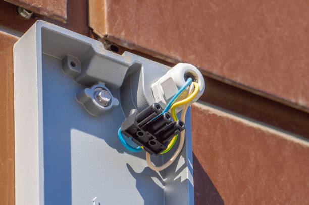 istock Electrical connector for outdoor wall lamp 1618312527
