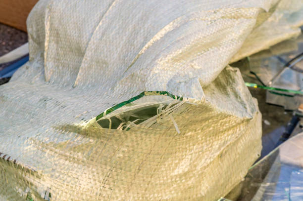 istock A shard of glass pierced the garbage bag. 1618361301