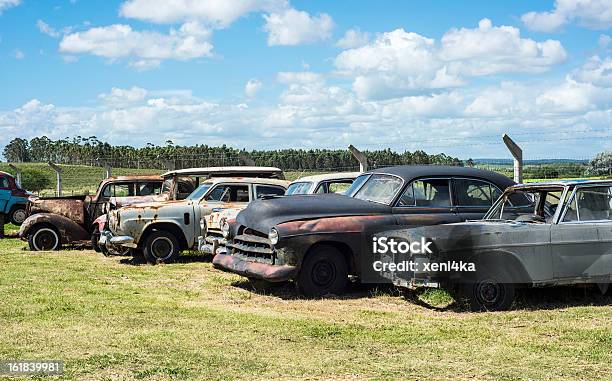 Autofriedhof Stockfoto und mehr Bilder von Auto - Auto, Zurückgelassen, 1950-1959