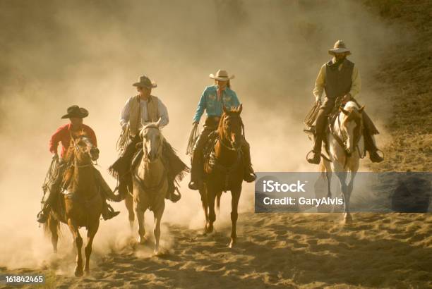 Cowboys - zdjęcia stockowe i więcej obrazów Gaucho - Gaucho, Koń, Kowboj