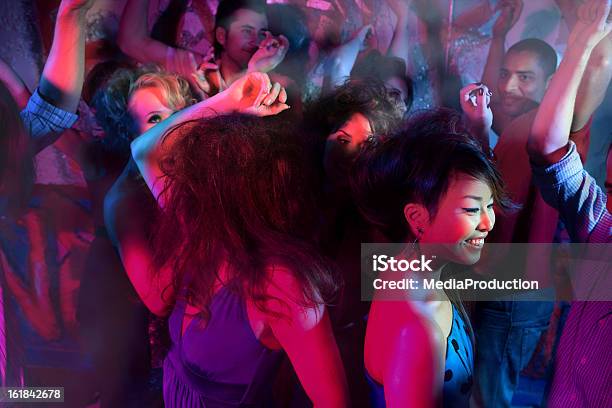 Discoteca Foto de stock y más banco de imágenes de Bailar - Bailar, Discoteca, Sensualidad