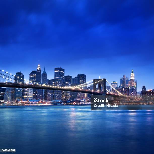 Бруклинский Мост В Ньюйорке — стоковые фотографии и другие картинки Архитектура - Архитектура, Бизнес, Большой город