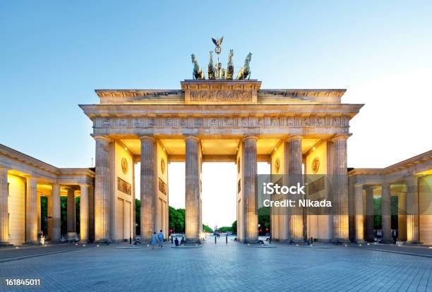 Bramy Brandenburskiej Berlin - zdjęcia stockowe i więcej obrazów Berlin - Berlin, Brama Brandenburska, Brama