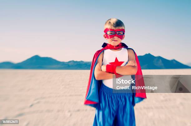 キッドスーパーヒーロー - スーパーヒーローのストックフォトや画像を多数ご用意 - スーパーヒーロー, お面, 8歳から9歳