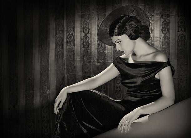 990+ Vintage Hollywood Glamour Stock Photos, Pictures & Royalty-Free Images - iStock | Old hollywood 990+ Vintage Hollywood Glamour Stock Photos, Pictures & Royalty-Free Images - Istock | Old Hollywood