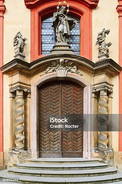 Drzwi St Georges Bazylika - zdjęcia stockowe i więcej obrazów Bazylika - Bazylika, Bazylika św. Jerzego, Bez ludzi