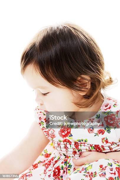 Bambina Profilo - Fotografie stock e altre immagini di Bambine femmine - Bambine femmine, Bambino, Bambino dell'asilo