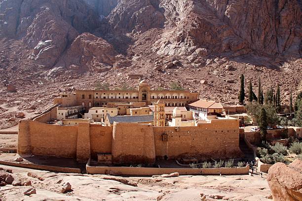 saint catherine монастырь, гора синай -egypt - sinai peninsula стоковые фото и изображения