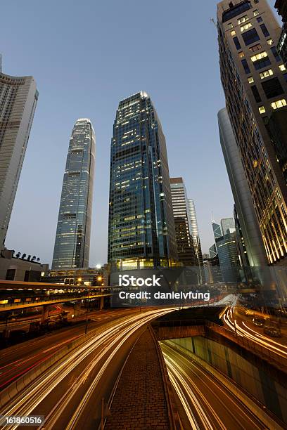 Cidade De Hong Kong À Noite Ifc Towers - Fotografias de stock e mais imagens de Carro - Carro, Curva - Forma, Velocidade