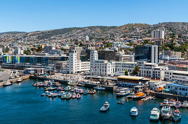 Valparaiso, Chile City scape of Valparaiso as seen from the harbor. Valpraiso is a city and commune of Chile, and one of the country's most important seaports and an increasing cultural center in the Southwest Pacific hemisphere. muelle prat stock pictures, royalty-free photos & images