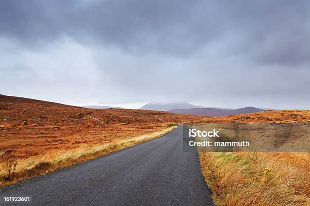 Estrada Na Irlanda - Fotografias de stock e mais imagens de Alfalto - Alfalto, Ao Ar Livre, Condado de Donegal
