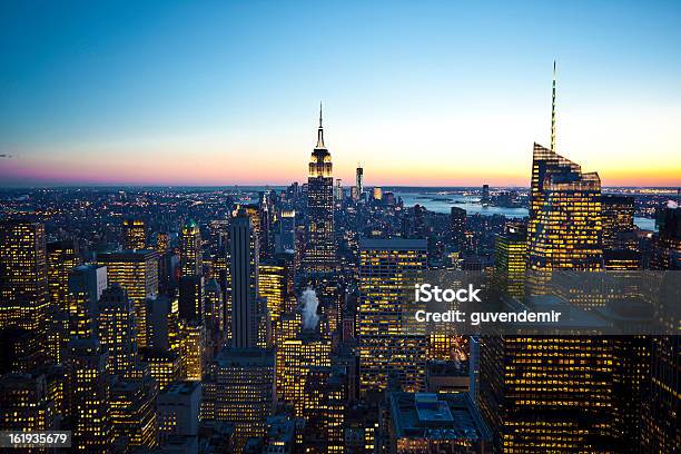 Na Panoramę Nowego Jorku - zdjęcia stockowe i więcej obrazów Bez ludzi - Bez ludzi, Biurowiec, Biznes