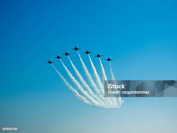 Aviões De Combate Do Espetáculo Aéreo - Fotografias de stock e mais imagens de Espetáculo Aéreo - Espetáculo Aéreo, Força Aérea, Tropa