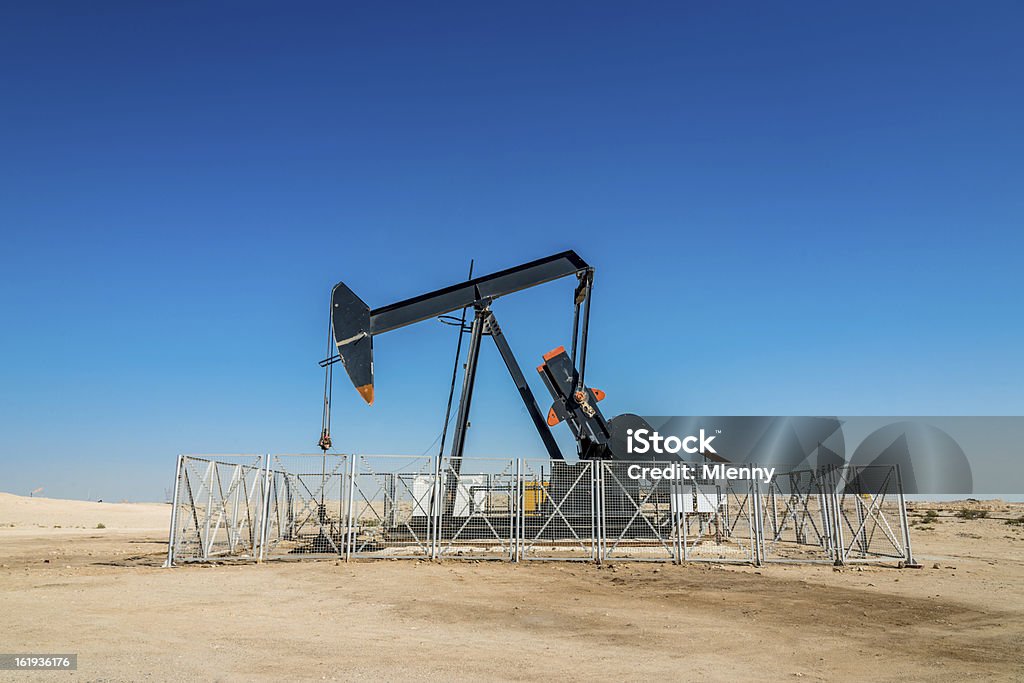 Industria petrolifera e pompa - Foto stock royalty-free di Arabia Saudita