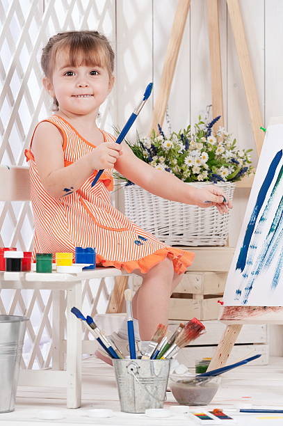 istock Girl-artist 161946287