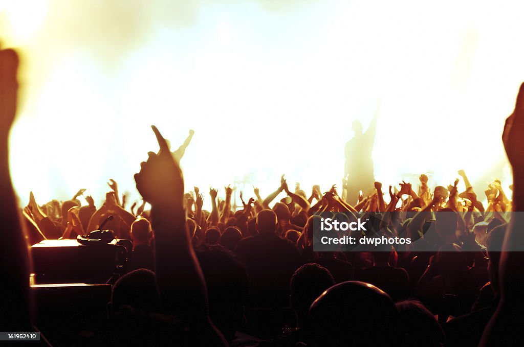 Multitud de conciertos - Foto de stock de Aclamar libre de derechos